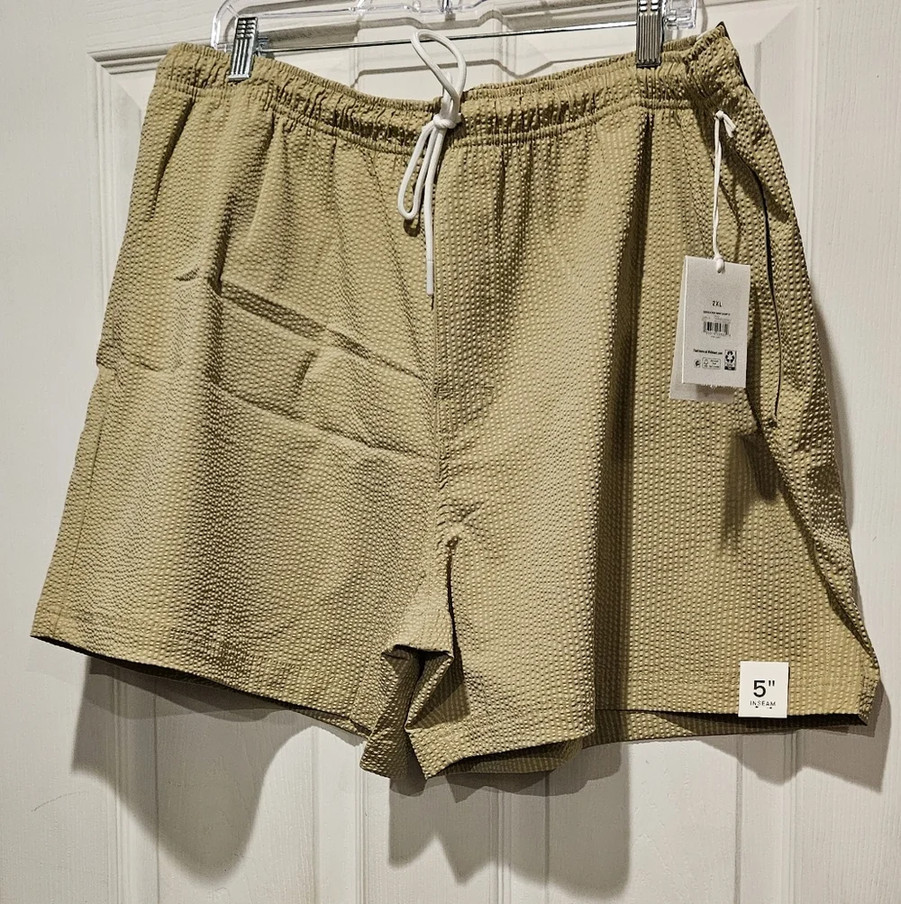 FREE ASSEMBLY SWIM TRUNKS